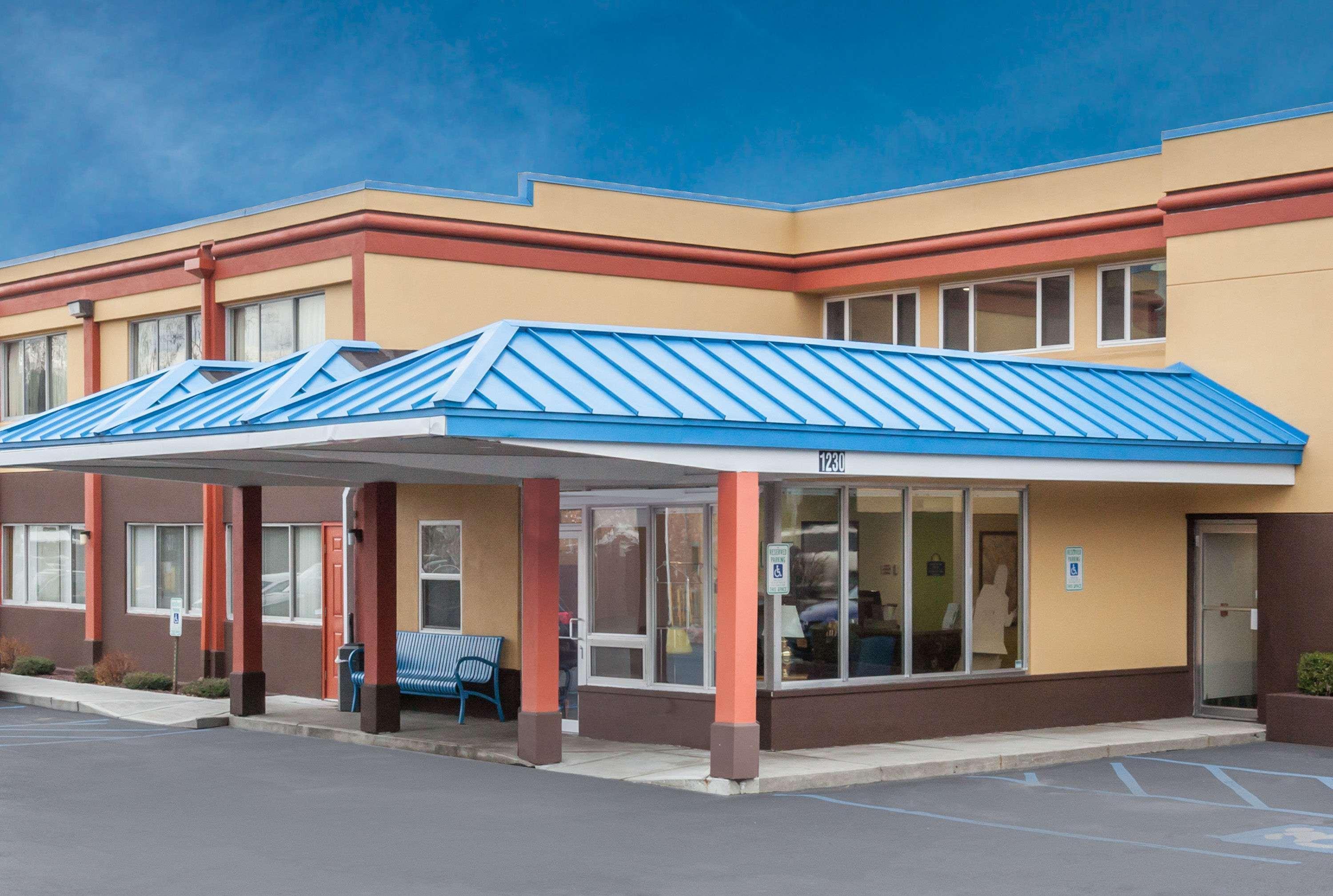 Days Inn By Wyndham Albany Suny Kültér fotó