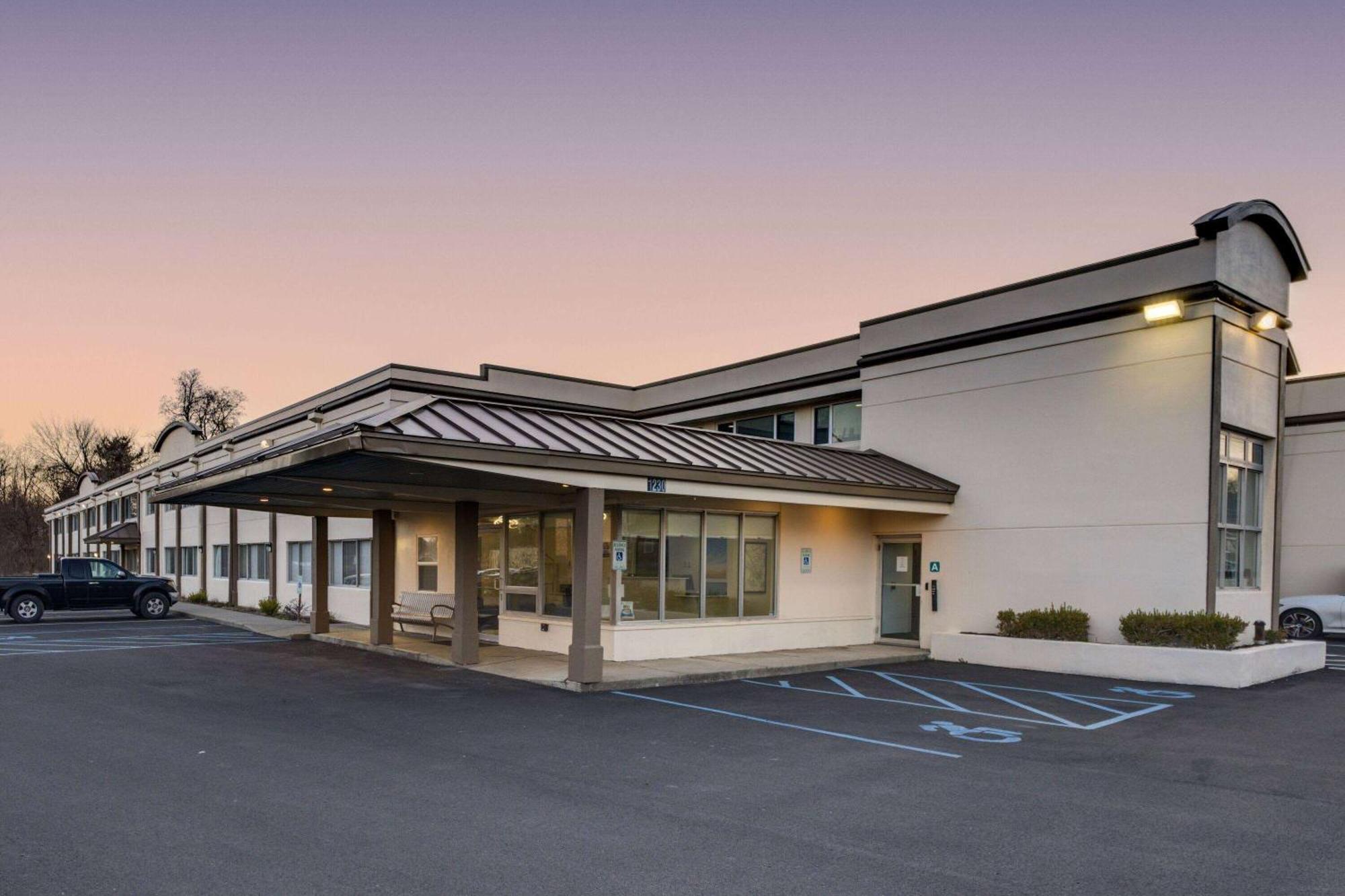 Days Inn By Wyndham Albany Suny Kültér fotó
